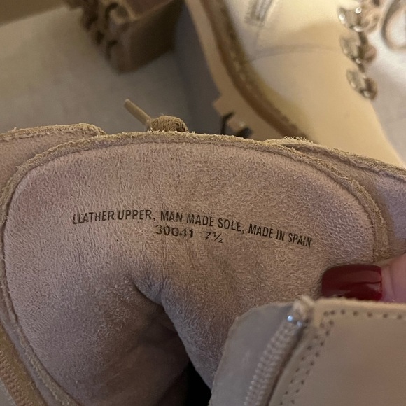 Bertuchi Almond/Cream Leather Lug Sole Lace-up Combat Boots, sz 7.5 - Picture 6 of 6